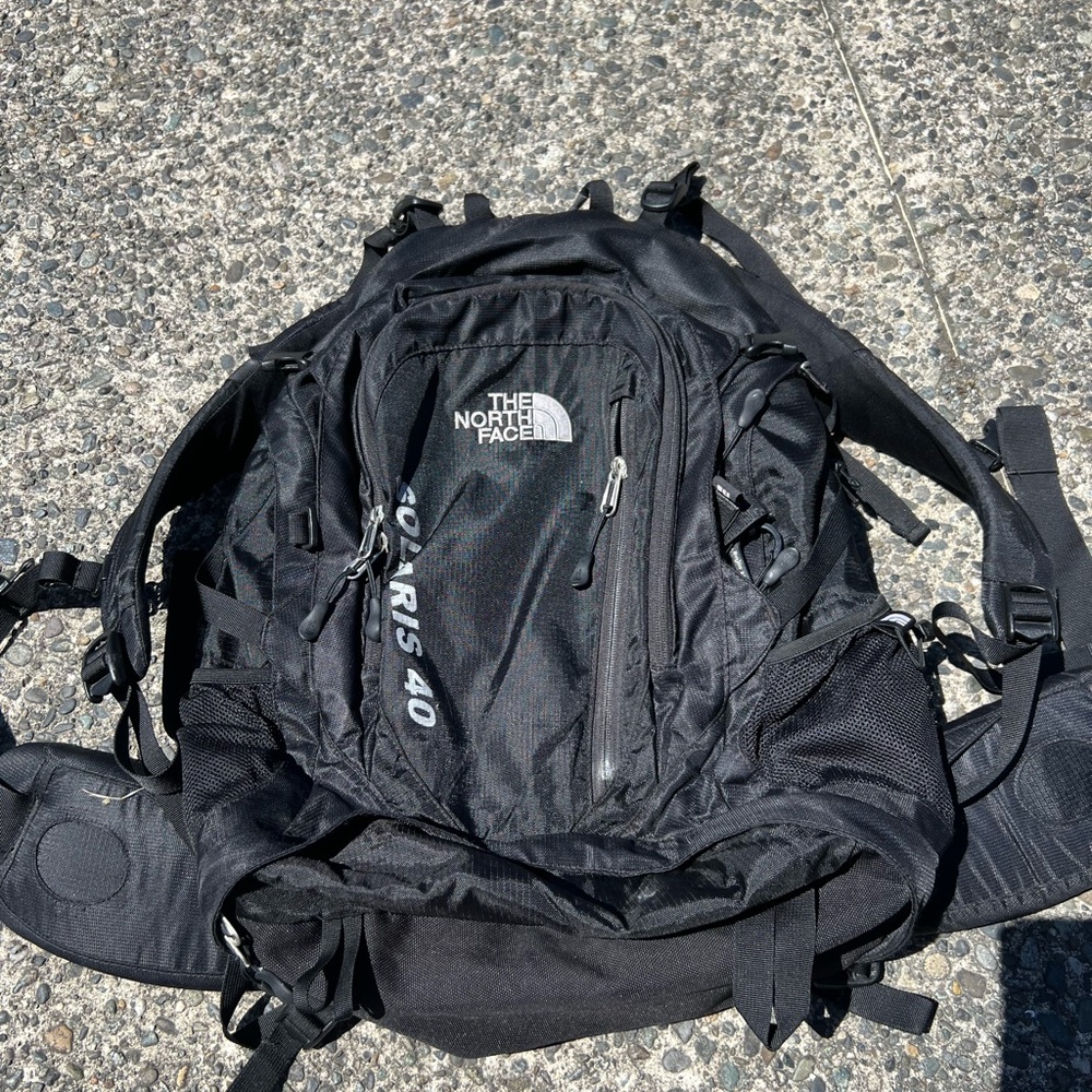 The North Face Solaris 40  Men's Black Backpack